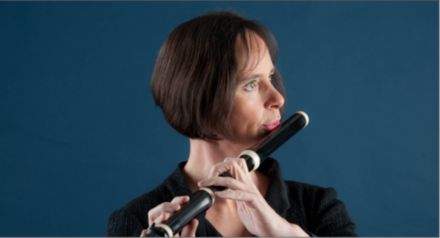 Susanne Schrage spielt Traversflöte